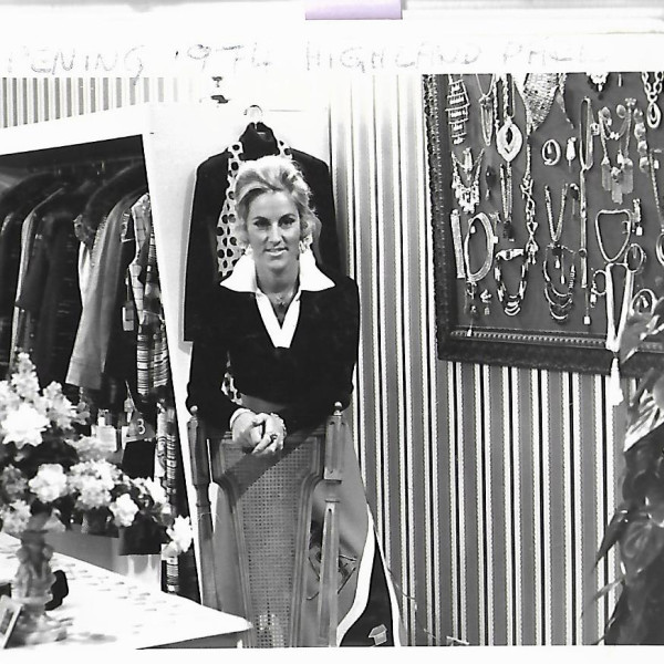 1974 - Highland Park Store opens