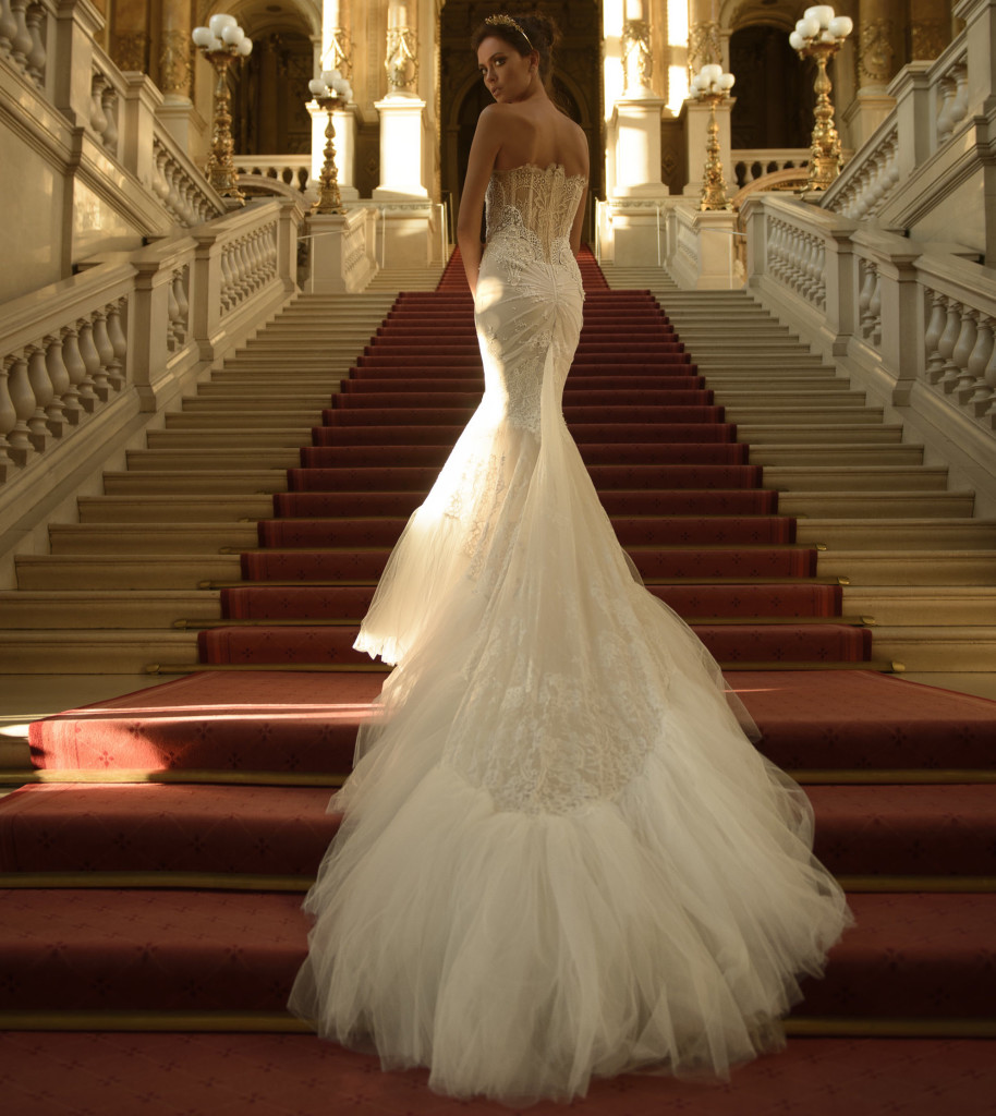 E1605 Ester Wedding Bridal Gown Chicago Back