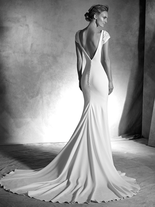 Irune by Atelier Pronovias 