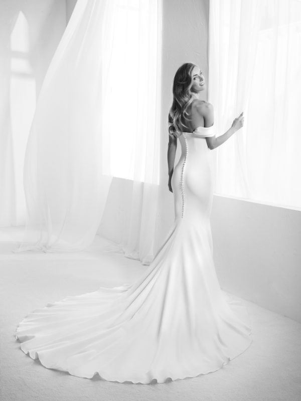 Mira Couture Atelier Pronovias Raciela Wedding Gown Bridal Dress Chicago Boutique Side