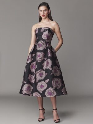 Strapless evening dress, full skirt silhouette with crinoline and floral pattern. 