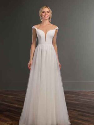 A stunning white gown with a deep V neckline in Chicago