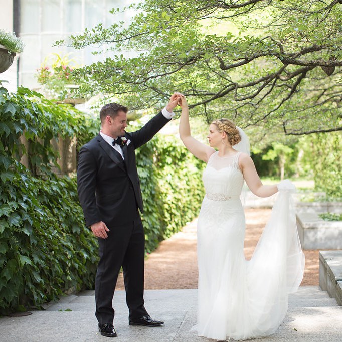 Erin & Alex Modern Luxury Weddings Chicago Feature