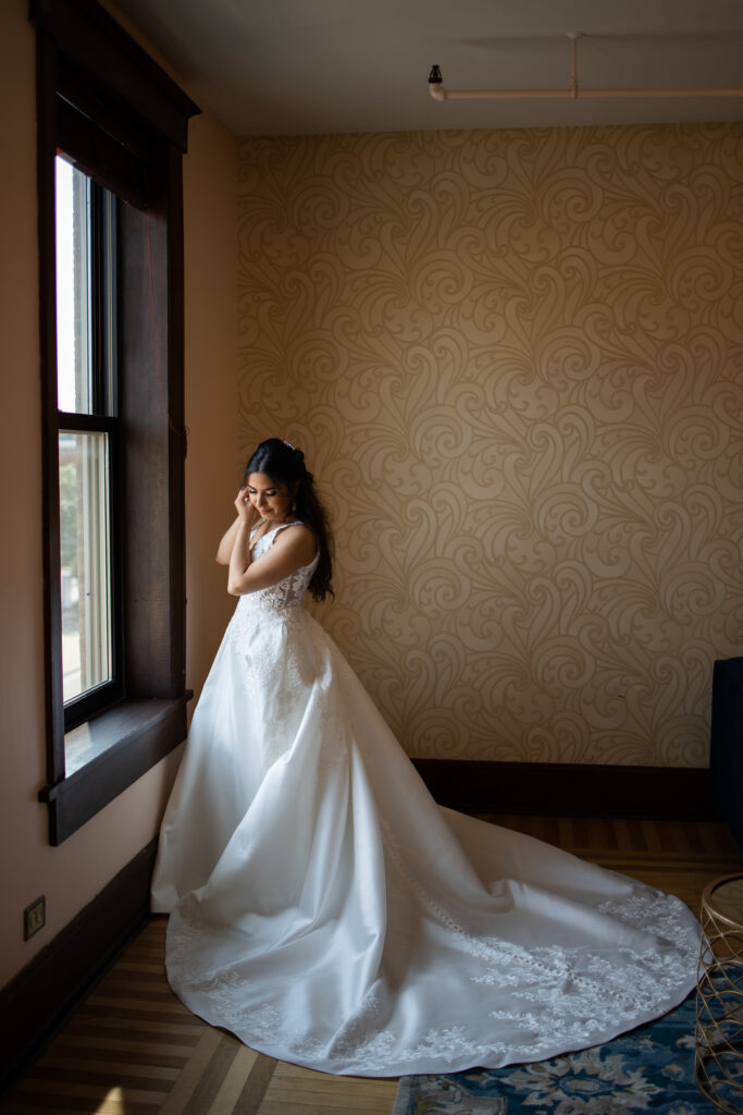 Chicago-Wedding-Photographer-Lauren-Ashley-Studios-Haight-Elgin-Wedding-227-683x1024