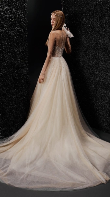 Mira-Couture-Vera-Wang-Marion-Wedding-Dress-Bridal-Gown-Chicago-Boutique-1-370x660