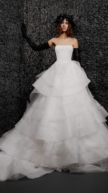 Mira-Couture-Vera-Wang-Nolwenn-Wedding-Dress-Bridal-Gown-Chicago-Boutique-1-370x660